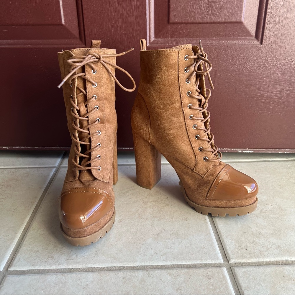 Fashion Nova Tan Suede Lace-Up Heeled Combat Boots Size 10